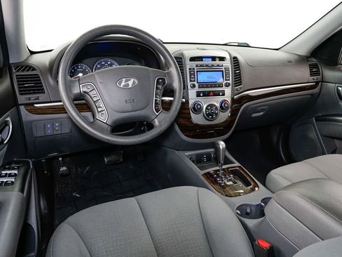 Used 2011 Hyundai Santa Fe GLS image 6