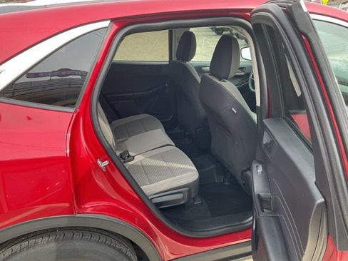 Certified 2022 Ford Escape SE w/ Cold Weather Package image 24