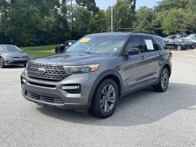 Used 2022 Ford Explorer XLT w/ Equipment Group 202A RWD image 3