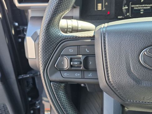 Used 2026 Toyota Tacoma SR5 AWD/4WD image 19