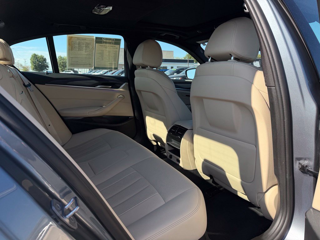 Used 2022 BMW 540i xDrive w/ Convenience Package AWD/4WD image 30