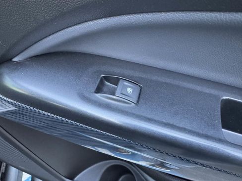 Used 2021 Chevrolet Colorado Z71 w/ Z71 Midnight Edition image 28