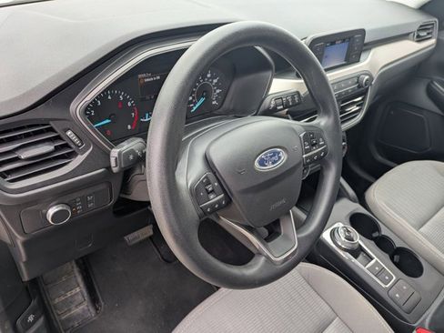 Used 2022 Ford Escape S image 9