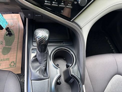 Used 2018 Toyota Camry LE FWD image 25