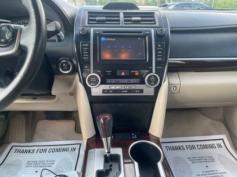 Used 2012 Toyota Camry XLE FWD image 30