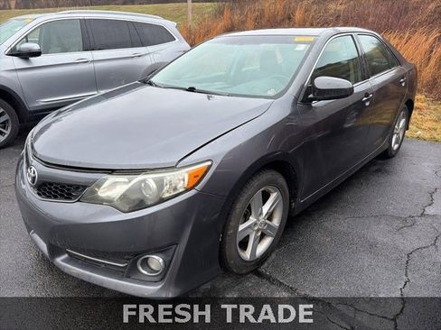 Used 2013 Toyota Camry SE image 2