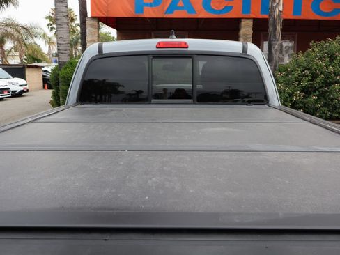 Used 2020 Toyota Tacoma TRD Sport AWD/4WD image 8