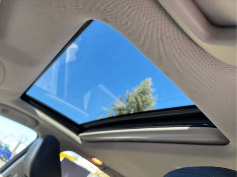 Used 2018 INFINITI Q50 Luxe w/ Essential Package (3.0T Luxe) AWD/4WD image 10