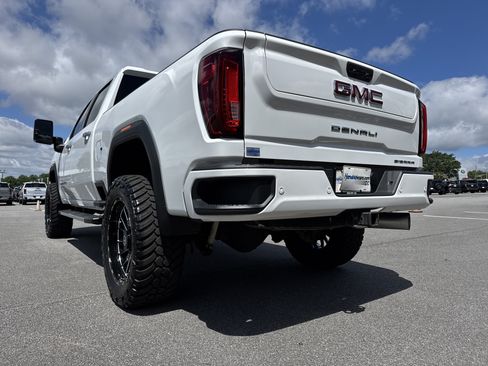 Used 2022 GMC Sierra 2500 Denali AWD/4WD image 8