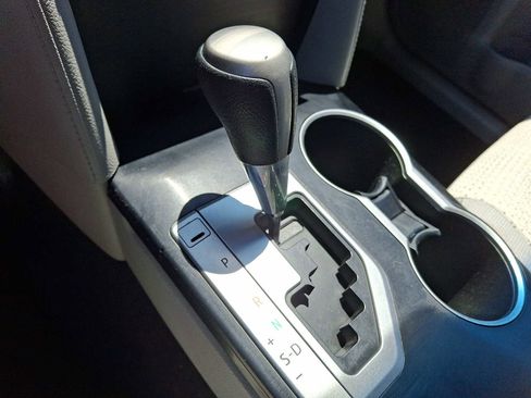 Used 2012 Toyota Camry LE FWD image 13