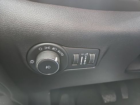 Used 2024 Jeep Compass Trailhawk image 49