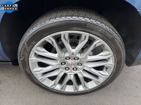 Used 2025 GMC Yukon Denali w/ Denali Reserve Package image 10