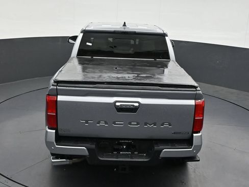 Used 2025 Toyota Tacoma Limited AWD/4WD image 18