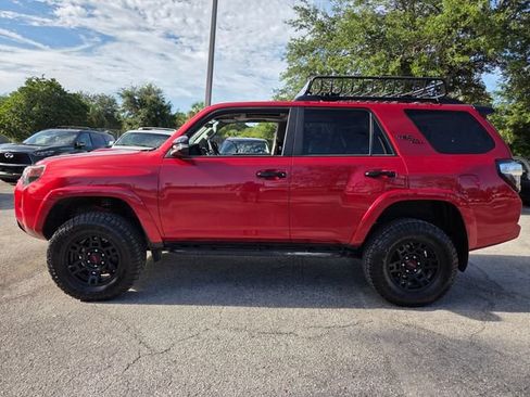 Used 2021 Toyota 4Runner Venture w/ Moonroof Package AWD/4WD image 4