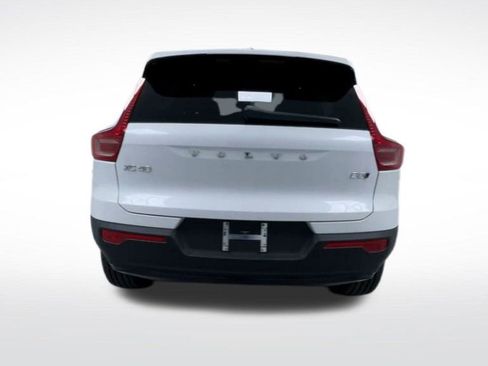 New 2026 Volvo XC40 B5 Ultra w/ Protection Package Premier image 23