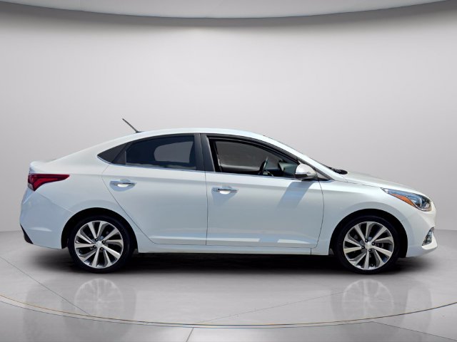 Used 2022 Hyundai Accent Limited FWD image 8