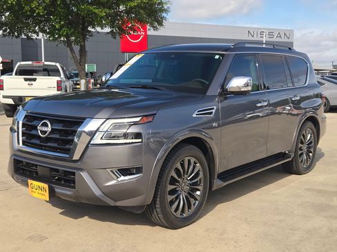 Used 2021 Nissan Armada Platinum w/ Captain's Chairs Package RWD image 7