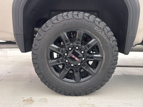 New 2026 GMC Sierra 2500 AT4 w/ AT4 Premium Plus Package image 9