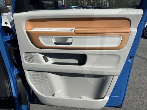 New 2025 Volkswagen ID. Buzz 1st Edition image 22