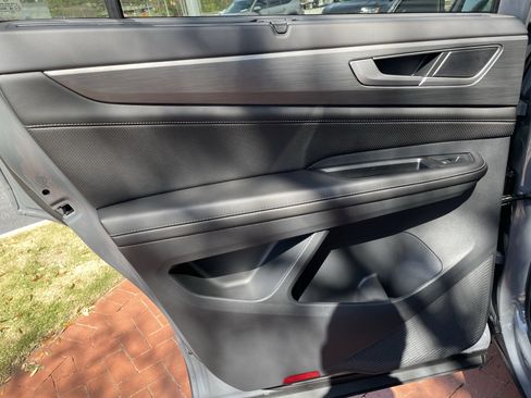 New 2026 Volkswagen Atlas Cross Sport SE FWD image 11