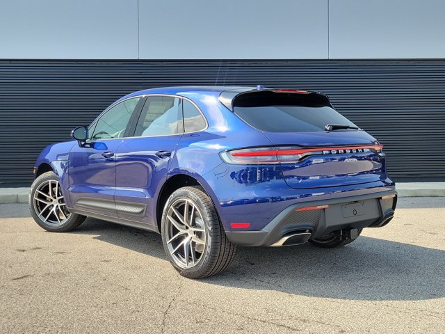 Used 2026 Porsche Macan AWD/4WD image 3