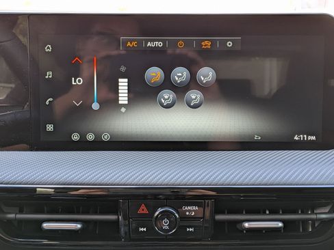 New 2026 Nissan Kicks SR FWD image 21