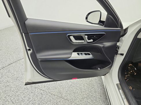 Used 2025 Mercedes-Benz E 350 Sedan w/ Winter Package image 15
