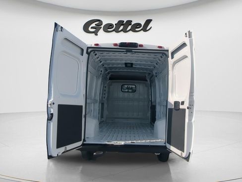 Used 2025 RAM ProMaster 2500 w/ Convenience Group FWD image 9