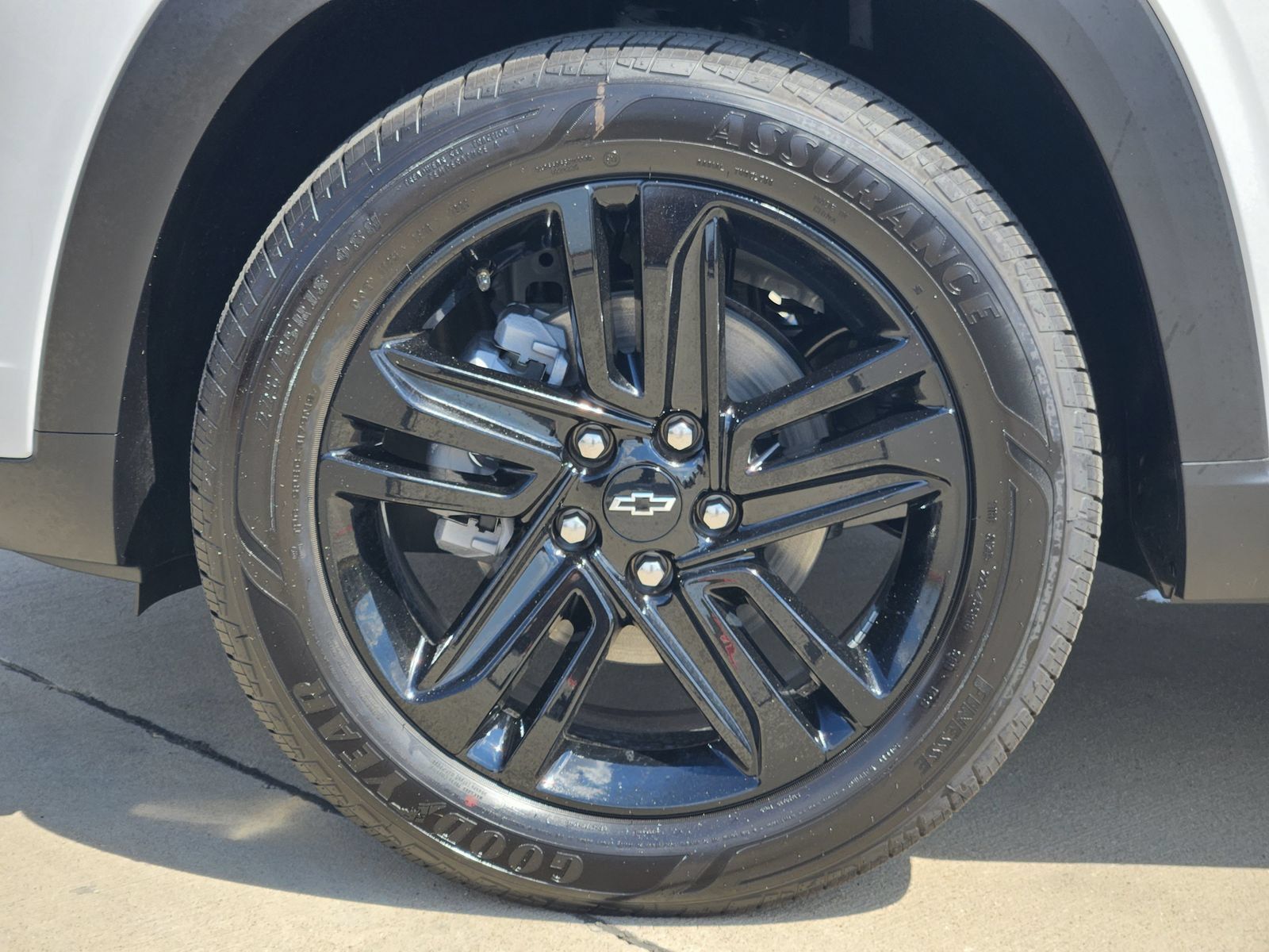 New 2026 Chevrolet Trax ACTIV w/ Sunroof Package FWD image 12