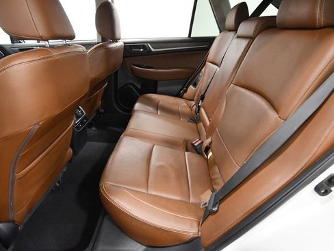 Used 2017 Subaru Outback 2.5i Touring AWD/4WD image 15