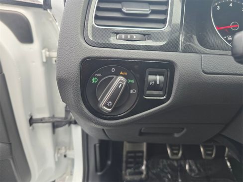 Used 2017 Volkswagen GTI S image 22