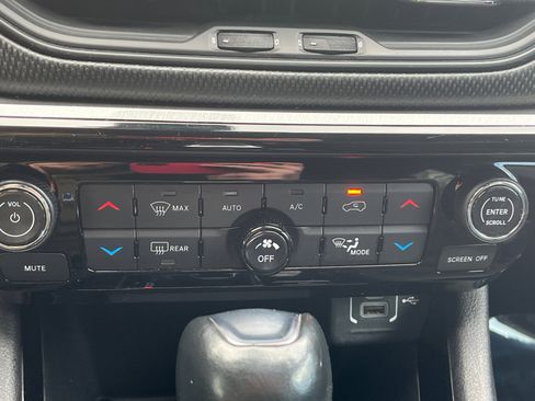 Used 2023 Jeep Compass Trailhawk image 45