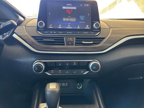 Used 2025 Nissan Altima 2.5 SV FWD image 20