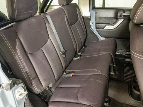 Used 2014 Jeep Wrangler Unlimited Rubicon w/ Connectivity Group AWD/4WD image 37