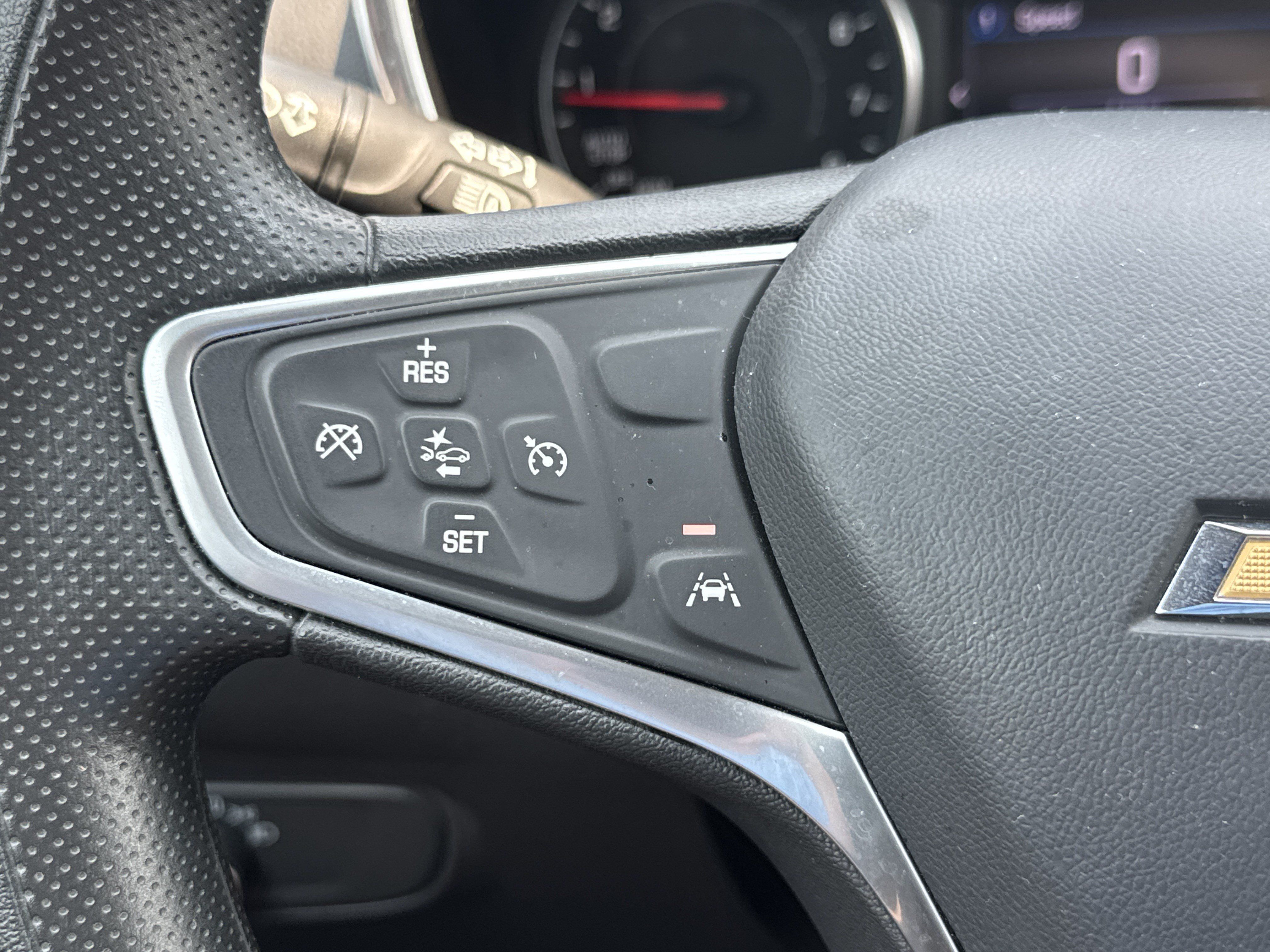 Used 2023 Chevrolet Equinox LT FWD image 16