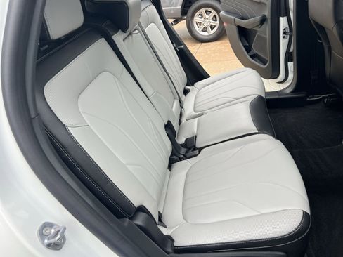 Used 2025 Ford Escape SE w/ PHEV Premium Package image 24