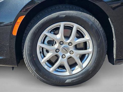Used 2023 Chrysler Pacifica Touring-L FWD image 28