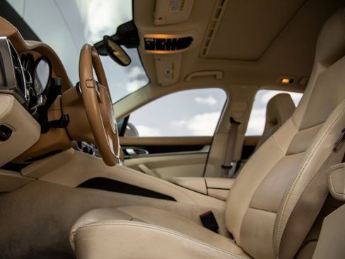Used 2016 Porsche Panamera Edition image 24
