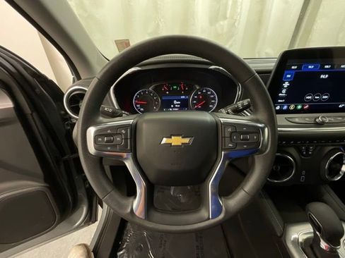 Used 2025 Chevrolet Blazer LT FWD image 11