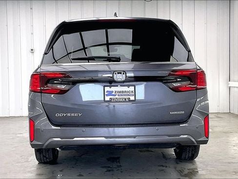 New 2026 Honda Odyssey Touring image 4