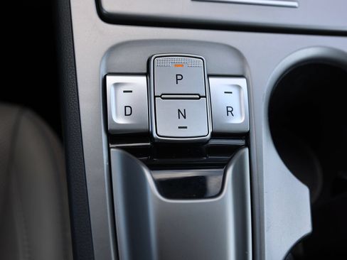 Used 2023 Hyundai Kona Limited w/ Cargo Package FWD image 29