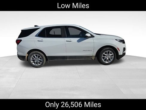 Used 2022 Chevrolet Equinox LT FWD image 2