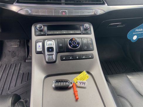 Used 2022 Hyundai Palisade Limited image 18