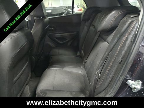 Used 2022 Chevrolet Trax LT w/ Driver Confidence Package image 4