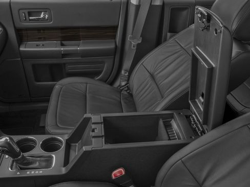 Used 2018 Ford Flex SEL w/ Class III Trailer Tow Package FWD image 9