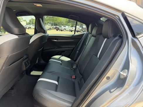 Used 2025 Toyota Camry SE w/ Convenience Package FWD image 26