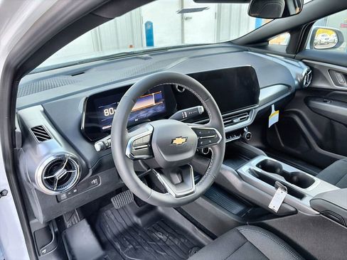 New 2026 Chevrolet Equinox EV LT image 10