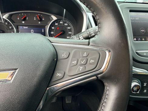Used 2021 Chevrolet Equinox LT FWD image 18
