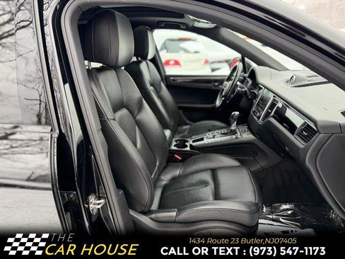 Used 2018 Porsche Macan S image 24