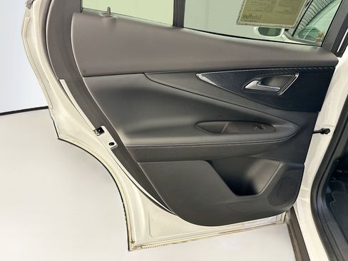 Used 2024 Chevrolet Blazer EV LT AWD/4WD image 27